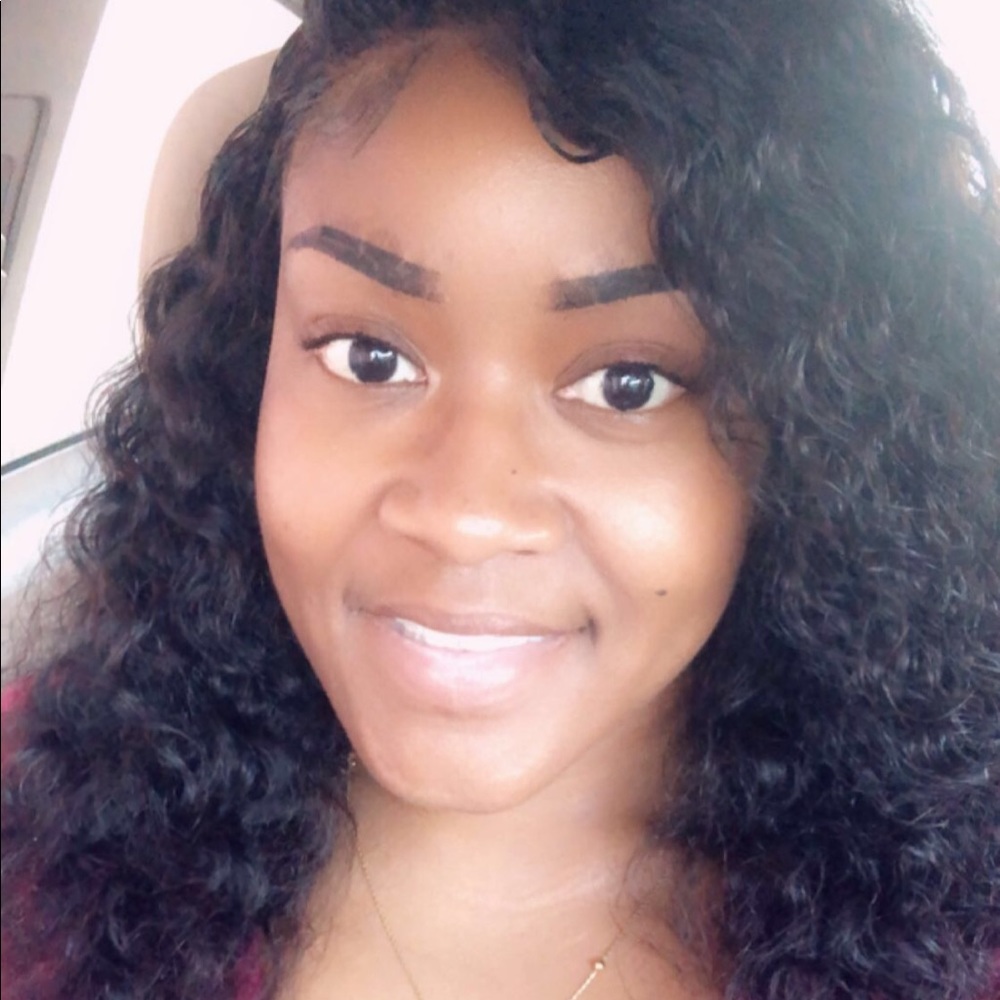 Meet your Posher, Delisa